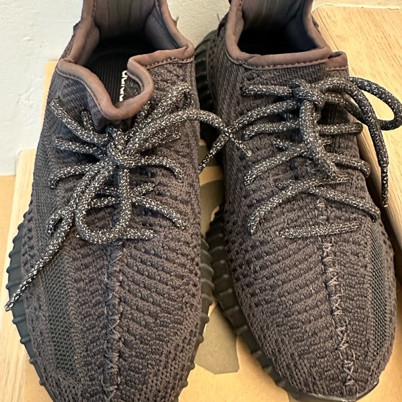 Adidas Yeezy Boost 350 V2 - Picture 7 of 8